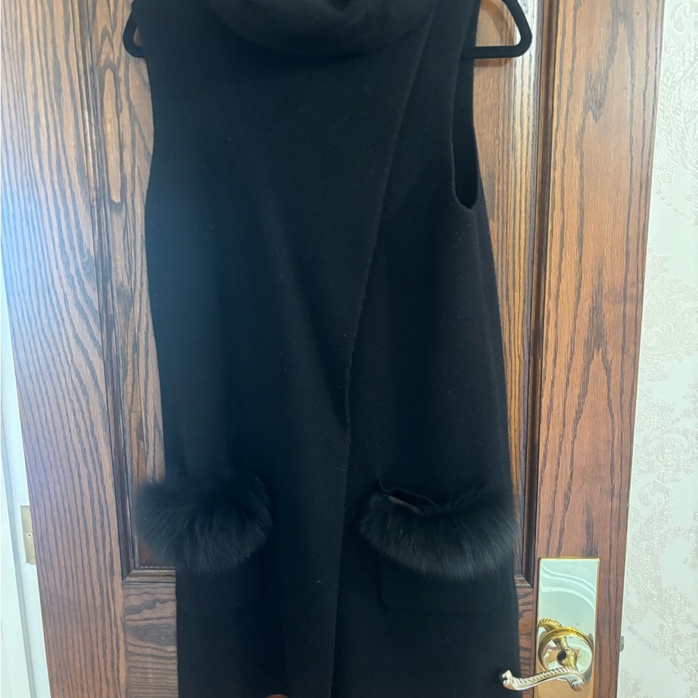 RUDSAK Black Sleeveless Poncho with Fur Trim